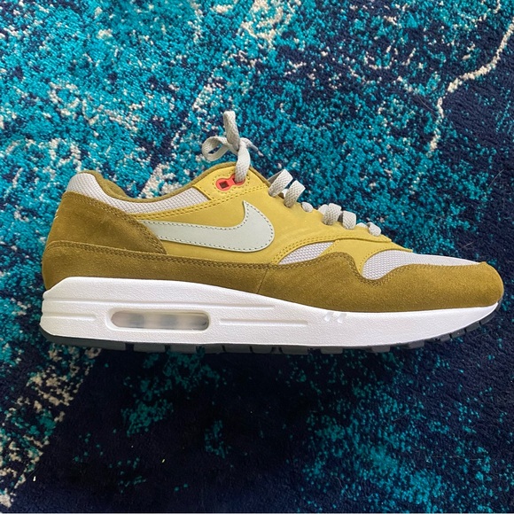 Nike Air Max 1 Premium Retro Olive Green Size 11 - Picture 3 of 8